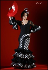 Trajes de Flamenca Coral Sevilla Modelo almeria