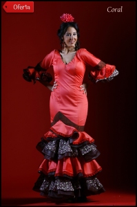 Trajes-de-flamenca-sevilla-Modelo sevilla